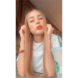 Meet your Posher, Noemi